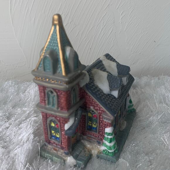 Cobblestone Corners Windham Heights Church/Cathedral Christmas Village 2004 EUC - Picture 6 of 9